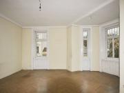 DÖBLING SANIERUNGSBEDÜRFTIG HERRLICHE 4 ZIMMER WOHNUNG...