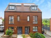 Dobson Close, Coulsdon, 3 Bedroom Semi detached