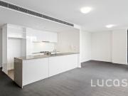 Docklands Living At It&apos s Best – UNFURNISHED 2...