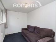 Dollis Drive, Farnham, Surrey, GU9