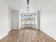 Dollis Road, Church End, London N3, 2 bed flat to rent,...
