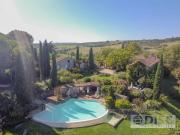 Domaine d’exception avec maison principale, maison...