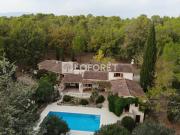 Domaine de 8 000 m²: Deux villas, piscine, tennis et...