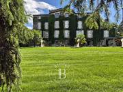 Domaine du XVIIIe siècle avec château et dépendances,...