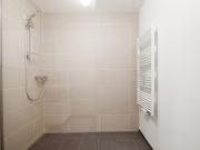 Donaustadt 1br w/ rooftop pool & gym, nr U1, Vienna...