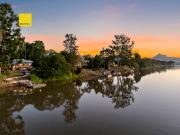 Don't Miss This Great Opportunity: Unique Tweed...