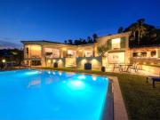 Dop Makelaars propose: Villa de luxe à Sainte Maxime...