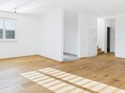 Doppelhaus mit 4 Schlafzimmer und großer Doppelgarage