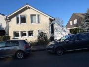 Doppelhaushälfte in Holzständerbauweise mit Einliegerwohnung