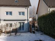 Doppelhaushälfte mit Garten und 2 Parkplätzen Privat