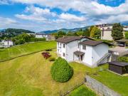 Doppelhaushälfte mit großem Baugrundstück