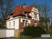 Doppelhaushälfte mit integrierter Garage