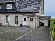 Doppelhaushälfte mit viel Platz & Garten