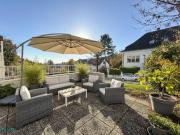 DOPPELHAUSHÄLFTE NÄHE AMERIKANISCHER SCHULE 6 SCHLAFZIMMER!