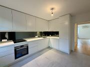 DOPPELHAUSHÄLFTE NÄHE AMERIKANISCHER SCHULE 6 SCHLAFZIMMER!