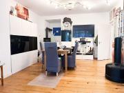 Doppelhaushälfte teilsaniert mit großem Garten in...