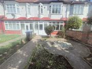 Dorchester Avenue, Southgate N13, 3 bed semi detached...