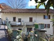 Dorfhaus mit Anbau zu renovieren und Terrasse / Grosses...