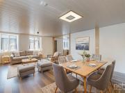 Dorfhaus mit schönen Bänden in Valeyres sous Montagny