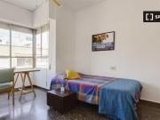 Dormitorio de estudiantes en piso compartido de...