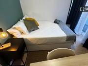 Dormitorio doble amueblado en Plaza Tirso de Molina