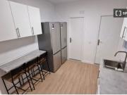 Dormitorio doble amueblado en Plaza Tirso de Molina