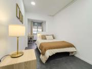 Habitación en piso de 7 habitaciones en alquiler en Les...