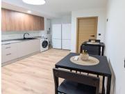 ¡DORMITORIOS CON BAÑO, TODO NUEVO, EXCELENTE UBICACIÓN!