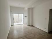 Dos ambientes con patio y cochera en pleno Banfield Oeste