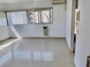 DOS AMBIENTES MUY LUMINOSO APTO PROFESIONAL ALQUILER EN...