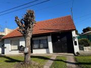 DOS CASAS DE 3 AMBIENTES MAS UN GALPON EN EL BARRIO LAS...