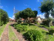 DOS EXCELENTES CHALETS MAS DEPARTAMENTO, SOBRE AMPLIO...