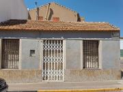 Dos viviendas comunicadas con entradas independientes y...