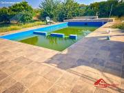 ? Dos viviendas con terreno y piscina en Villarrubia...