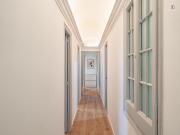 Double bedroom in 7 bedroom apartment