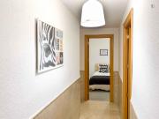 Double bedroom in a 3 bedroom apartment near Castell de...