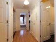 Double bedroom located in the Poplar area Has a Room