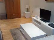 Double bedroom near the Canary Wharf tube Has a Room