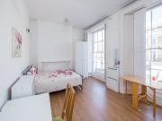Double Bedsit Chelsea 20mins walk to IC