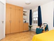 Double en suite room, at Goodenough College