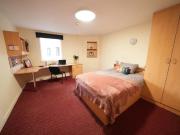 Double Ensuite within a 5 Bed Flat A Has an Apartment