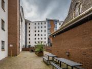 Double Ensuite within a 5 Bed Flat B Has an Apartment