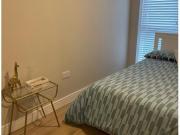 Double room in a two bedroom house for single person for ren