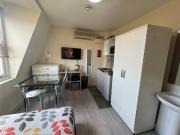 Double Room with AC and Smart TV in SW7