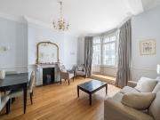 Dover Street, Mayfair W1S, 3 bed flat to rent, £5,000...