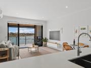 Downsize lakeside!