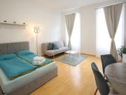 Downtown Bliss Modern Retreat with FREE parking and FAST...