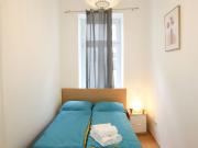 Downtown Bliss Modern Retreat with FREE parking and FAST...