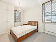 D'oyley Street, London SW1X, 3 bedroom flat to rent...