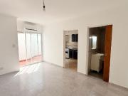 Dpto 1 amb con patio planta baja Homero 800